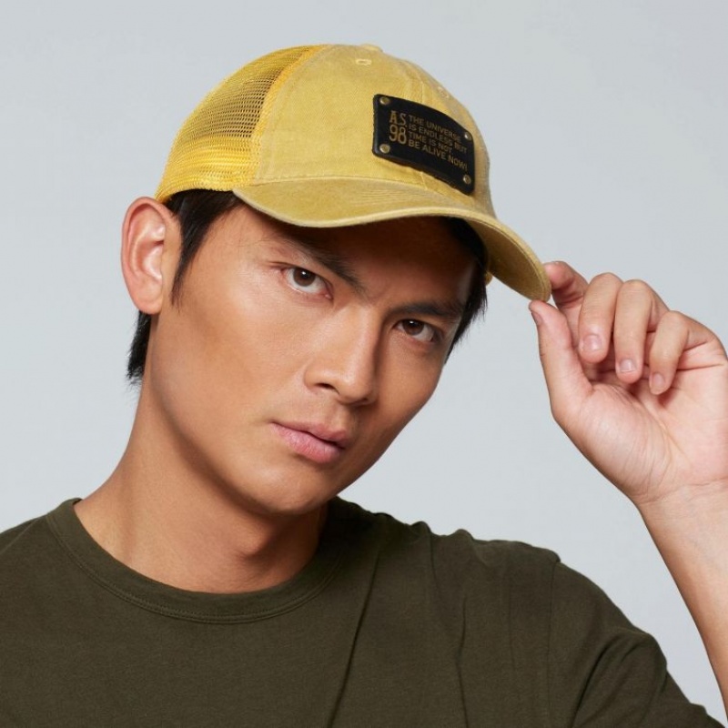 Yellow A.S.98 Alizee Men\'s hats | CA-CHRGT-4051